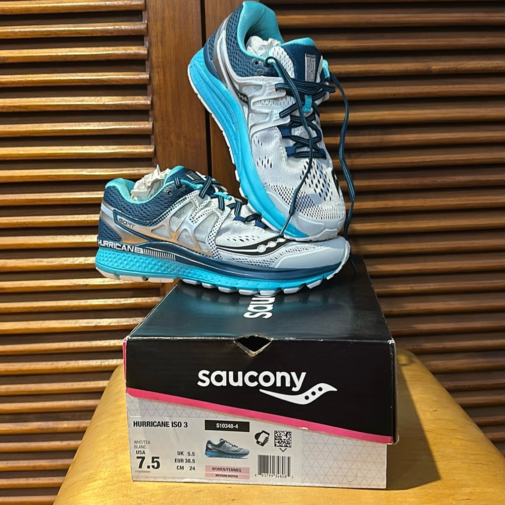 SAUCONY - BRAND NEW HURRICANE ISO 3